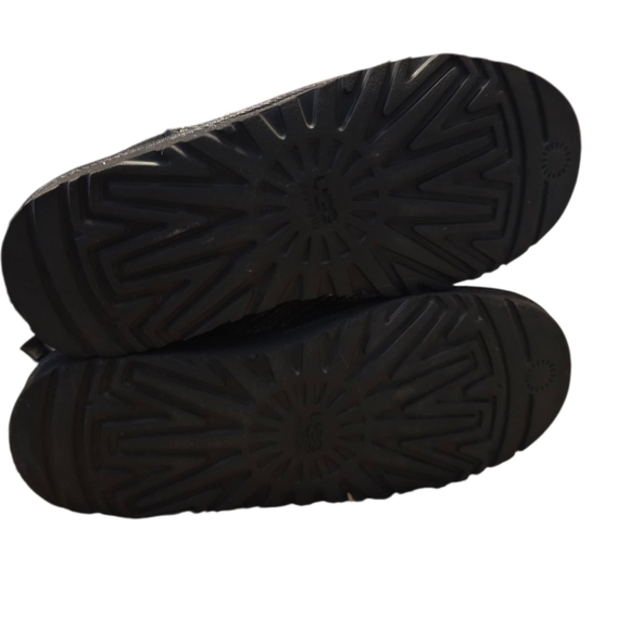 UGG Bailey Bow Bling' Boot Youth Size 6 Fits Women’s size 7 - Picture 4 of 14